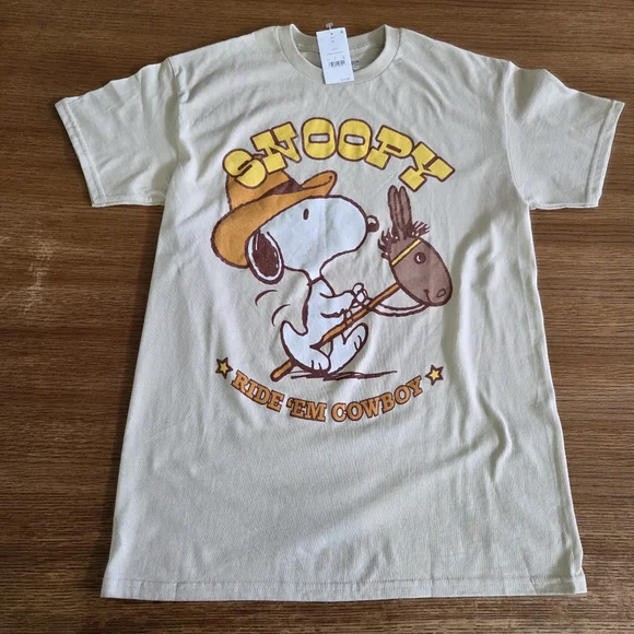 Peanuts | Tops | Nwt Peanuts Snoopy Cowboy Graphic Tshirt  display picture 1